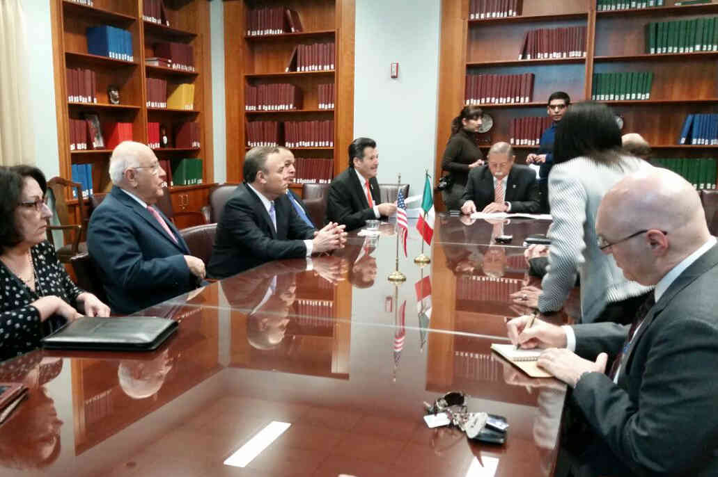 Egidio Torre Cantú firma acuerdo con Universidad de Texas A&M