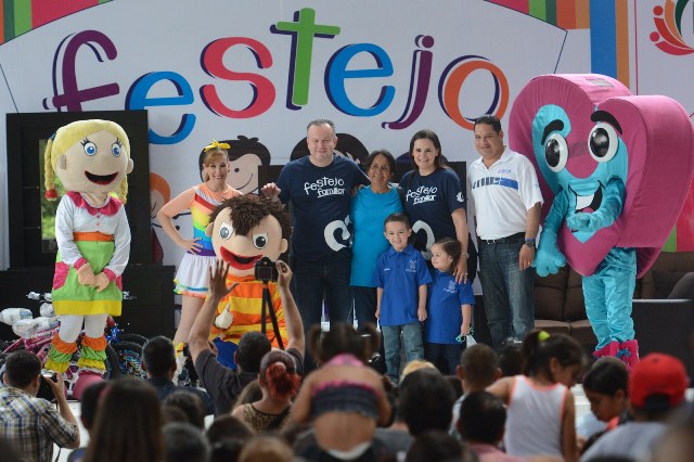 Hacen neolaredenses de festival familiar toda una gran convivencia