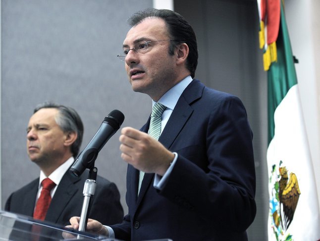 México tomará medidas necesarias para ordenar mercado cambiario: Videgaray