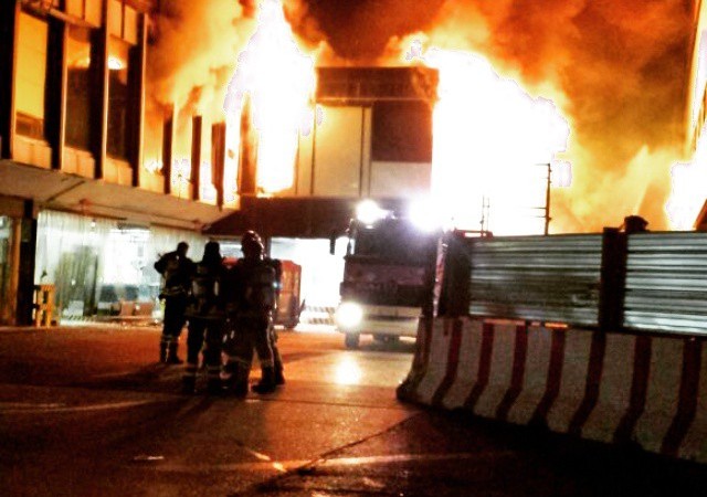 Se reanudan parcialmente vuelos en Roma tras incendio