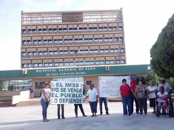 Se plantan derechohabientes del IMSS por temor a privatización