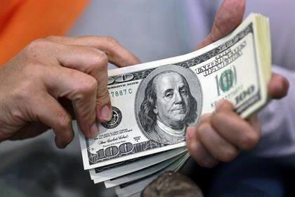 Nada frena alza al dólar; llega a 16.46 pesos