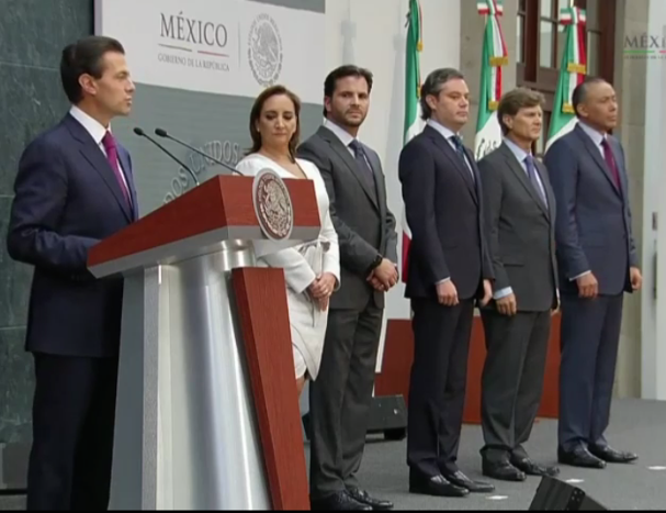 EPN sacude el gabinete; hombres clave se quedan
