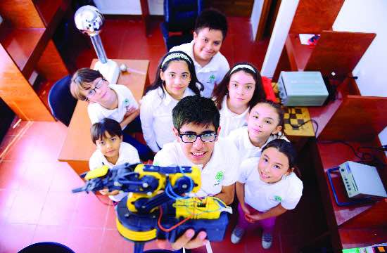 Selección mexicana de “niños genio” presenta proyectos de investigación en Dinamarca
