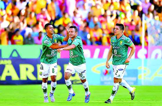 León reacciona, vence 4-3 a Morelia