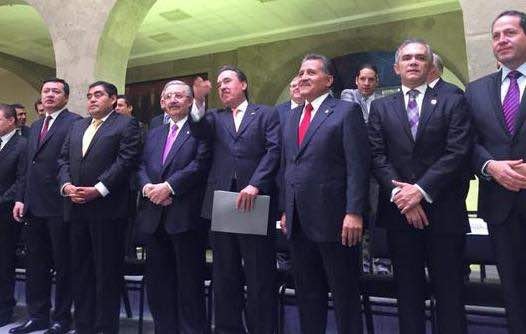 Rinde informe de labores el presidente del Senado Miguel Barbosa