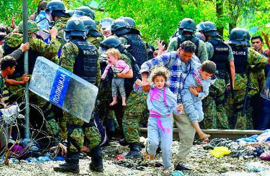 Inmigrantes pagan desde mil dólares o apuestan la vida para llegar a Europa o EU