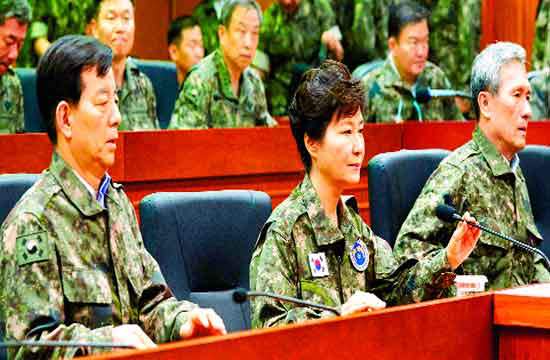 Norcorea despliega 50 submarinos militares mientras negocia con el sur