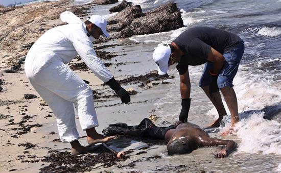 Nuevo naufragio frente a Libia deja 37 migrantes muertos