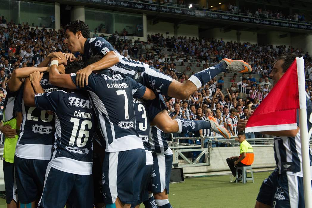 Vence Rayados 3-0 al Benfica en su nueva casa