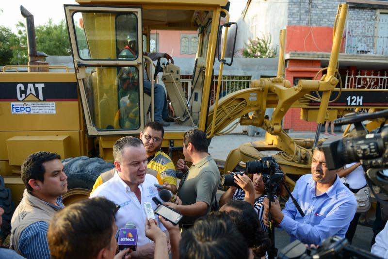 Cumple gobierno municipal con construcción de colectores