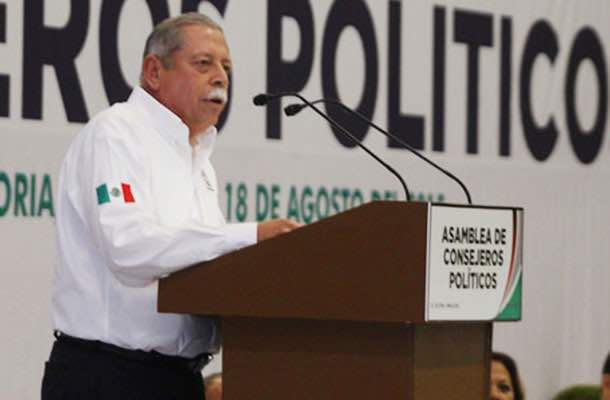 Consejeros del PRI ratifican a Manlio