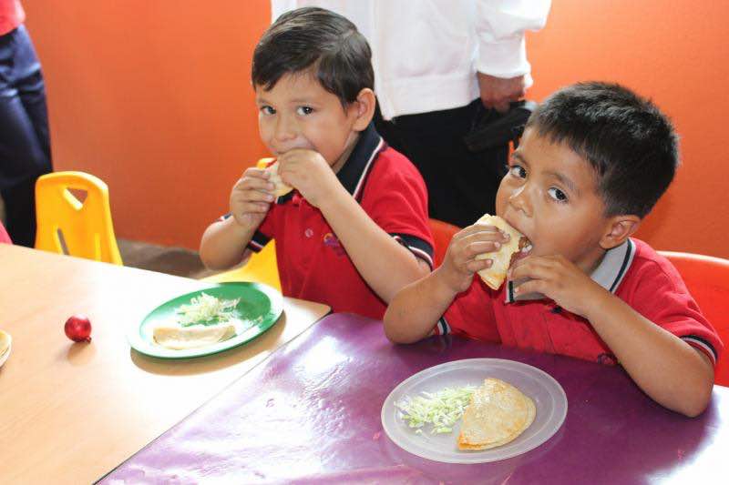 Lleva Etienne obras a escuelas del sector rural