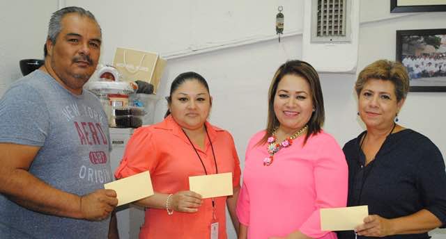 Entrega Sindicato de COMAPA incentivos por antigüedad