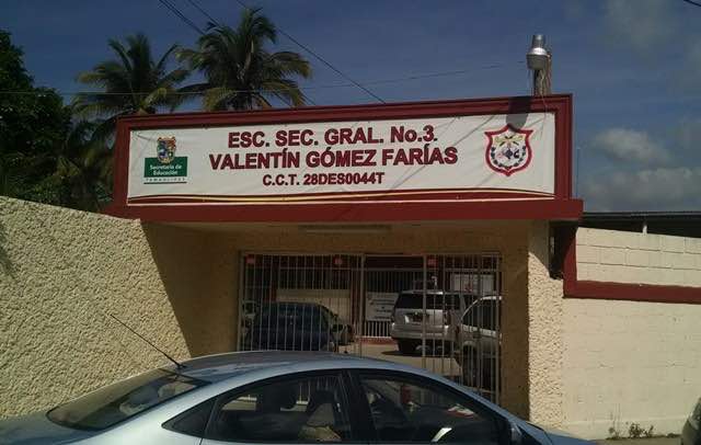 Ayuntamiento ‘invita’ a punta de cañon dejar mercado