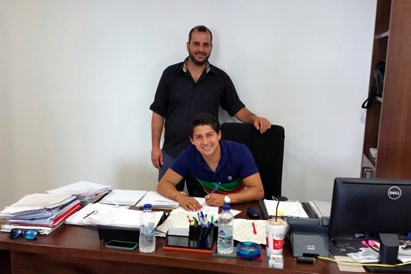 Armando Pulido firmó con equipo griego