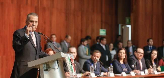 Populistas demagogos, un riesgo para la democracia: Beltrones