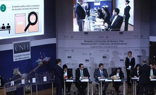 Alistan firma de contratos con empresas de Ronda Uno