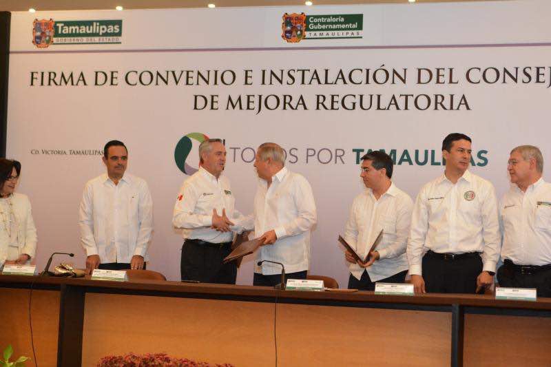 Fortalece Etienne mejoraras regulatorias en trámites y servicios