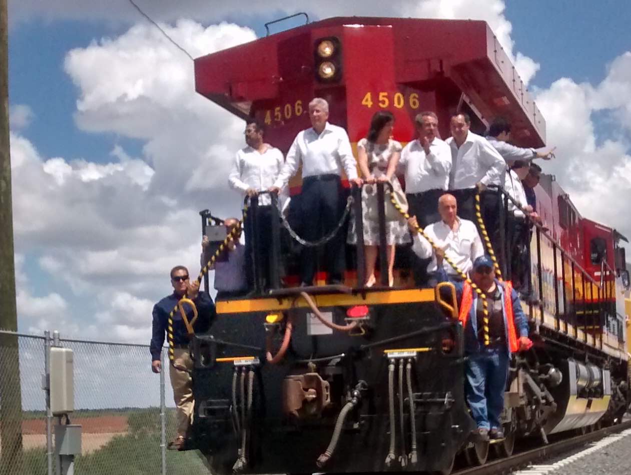 Inauguran EU y México el puente ferroviario West Rail Bypass Bridge