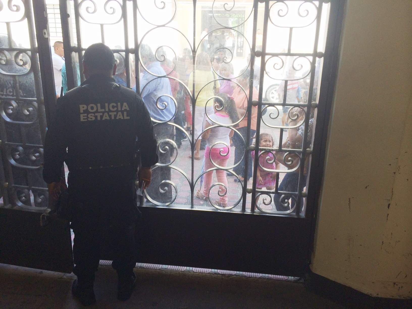 Maestros buscan reunión con secretario de educación