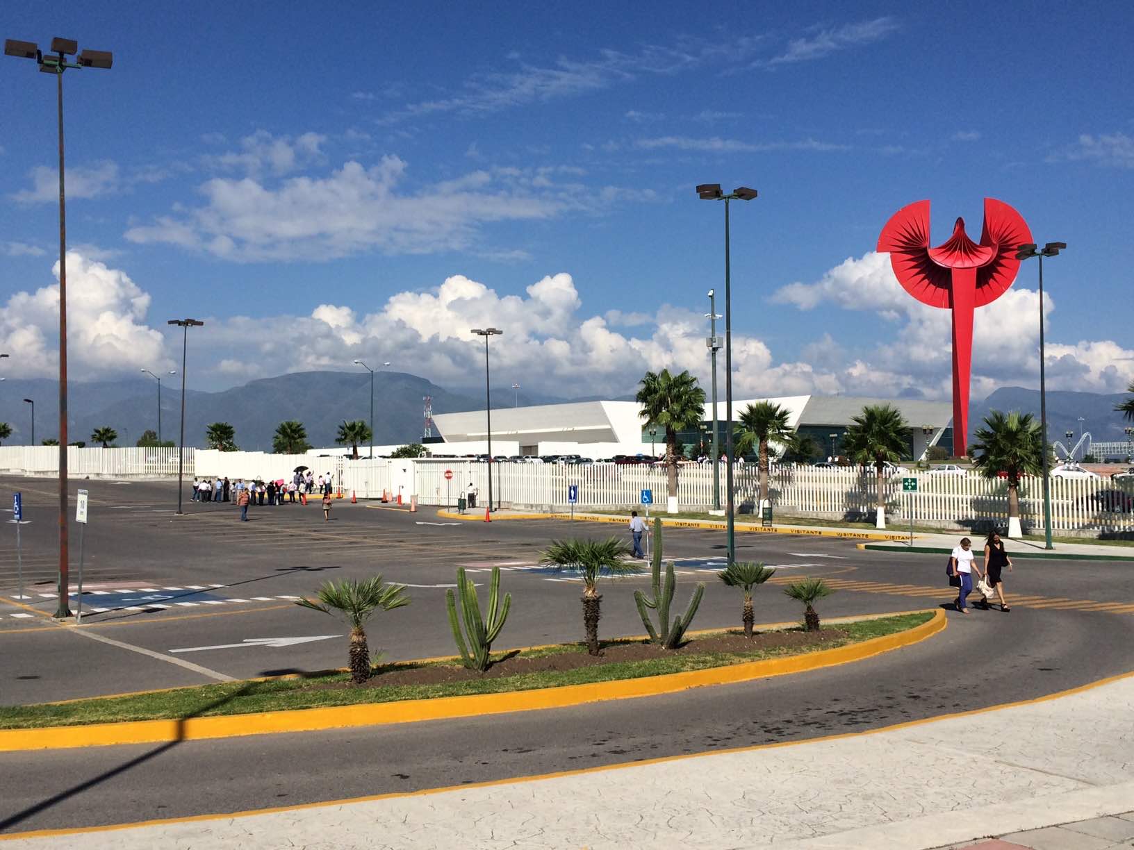 Cierran puertas del Congreso por temor a manifestación de maestros