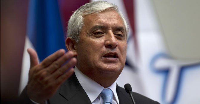 Emiten orden de captura contra presidente de Guatemala