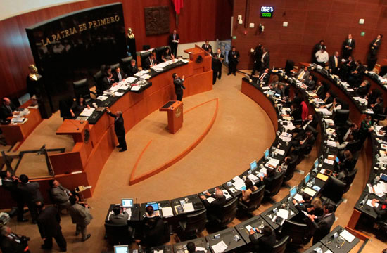 Senadores del PRD, PAN y PT paralizan dictamen sobre derecho de réplica