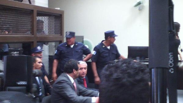 Comparece Otto Pérez Molina ante tribunal