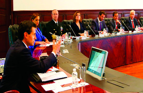 Peña revisa con su nuevo gabinete las medidas para cumplir decálogo