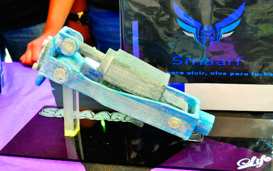 Politécnicos crean prótesis de pierna de bajo costo