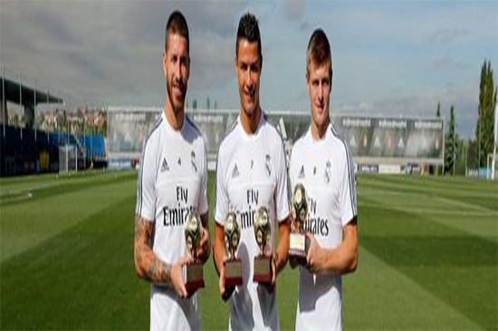 Real Madrid recibe premio como mejor club del mundo en 2014