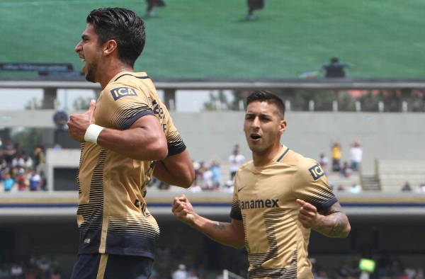 Pumas vence 3-0 a Veracruz y toma el liderato del Apertura