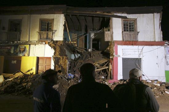Van once muertos por terremoto en Chile; hay 610 damnificados