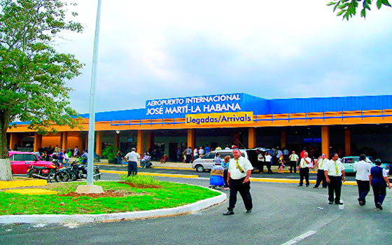 Obama elimina más restricciones para viajar y hacer negocios en Cuba