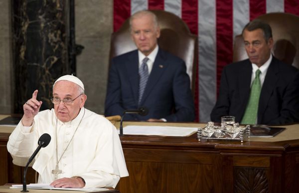 El Papa pide en el Congreso de EU no dar la espalda a los migrantes