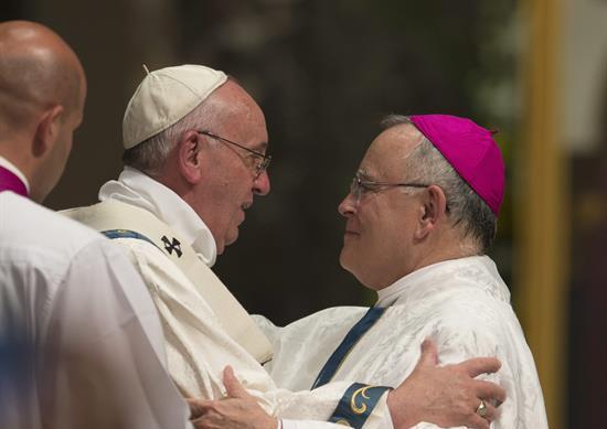Papa pide valorar “enorme contribución” de las mujeres a la Iglesia