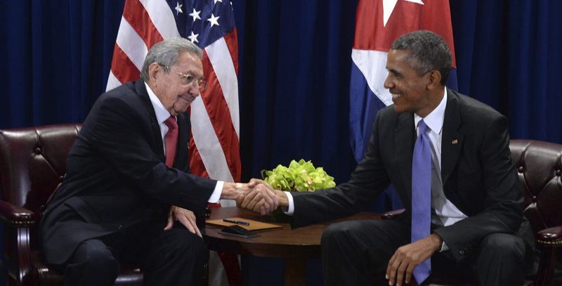 Castro pide a Obama que use su poder ejecutivo para suavizar el bloqueo