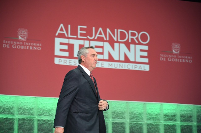 Etienne advierte en informe: Voy por nuevos retos