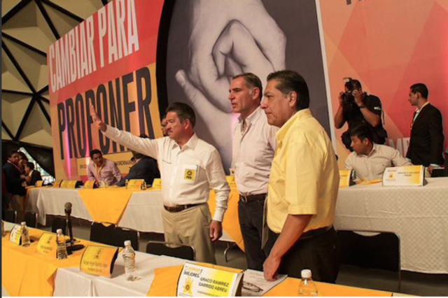 Congreso del PRD aprueba alianzas con el PAN