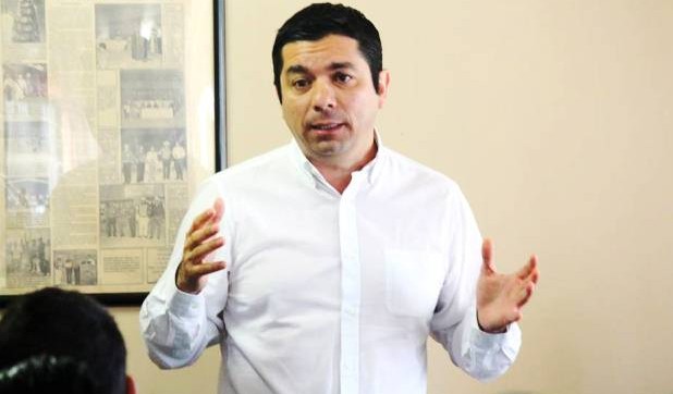 Balconean por “tranza” al alcalde de San Fernando
