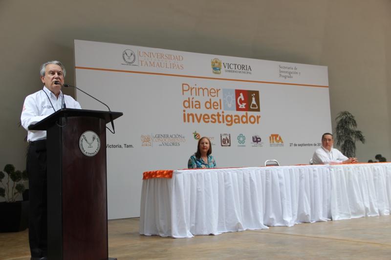 Realiza UAT el Día del Investigador