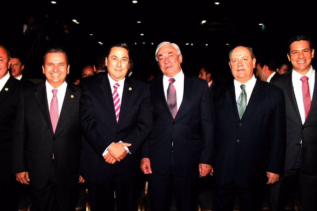 Baltazar Hinojosa se queda en el CEN del PRI