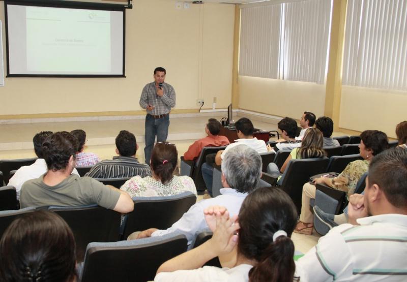 Imparten en la UAT técnicas para la conservación de suelos