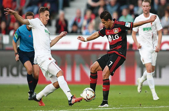 Chicharito, titular en empate del Leverkusen