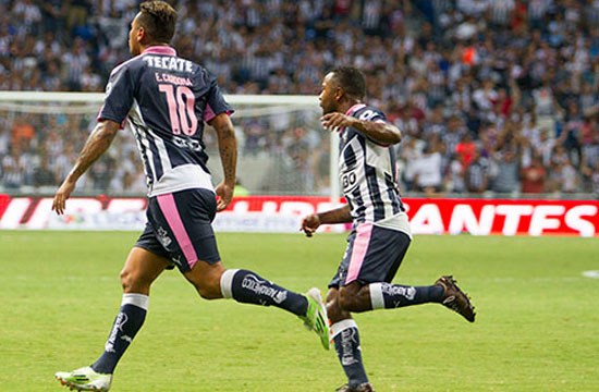 Monterrey golea 4-0 al líder León