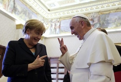 El Papa Francisco y Angela Merkel, de los favoritos al Nobel de la Paz