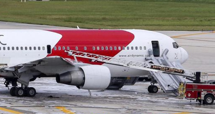 Suman 14 lesionados por incendio de avión en aeropuerto de Florida