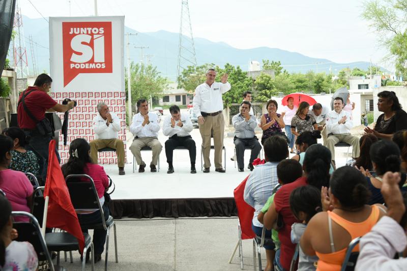 Beneficia Etienne con pavimentación a la colonia Vamos Tamaulipas