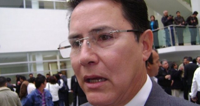 Francisco podría llegar sin apoyos de Grupos si no concilia, advierte Sacramento